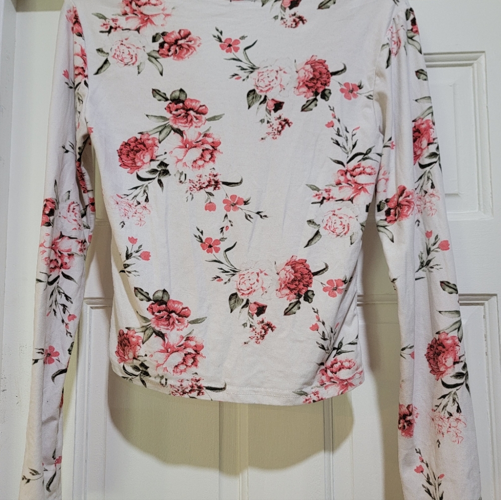 Rue 21 Junior Long Sleeve Crop Top. Size Small. EUC - Picture 6 of 11